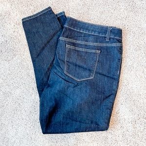 ⚡️A.N.A. Dark wash jeggings! In EUC!